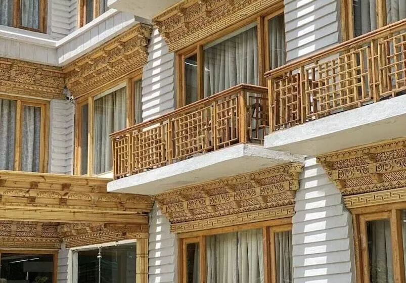 هتل Yarab Tso