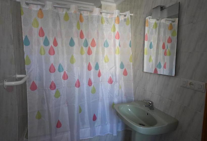 Torre De La Victoria Hostel