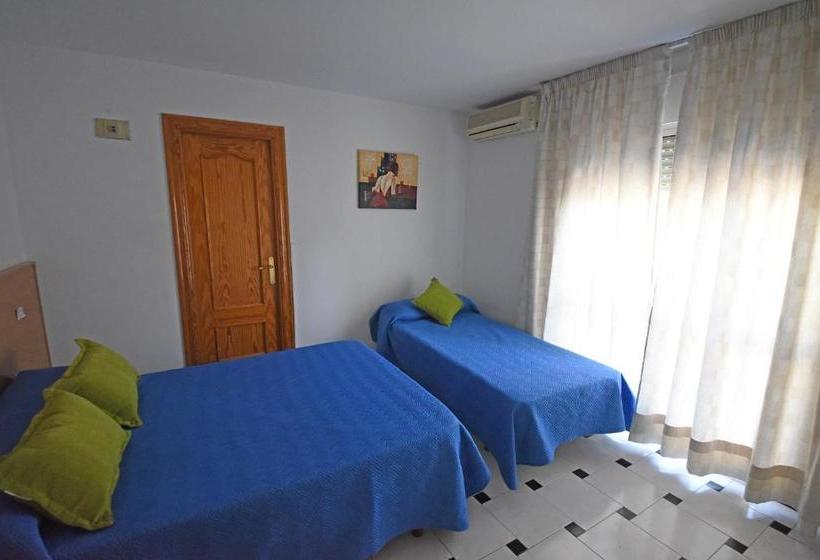 Torre De La Victoria Hostel