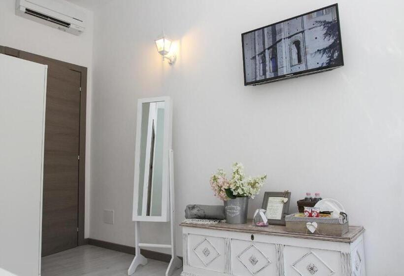 تختخواب و صبحانه Carducci