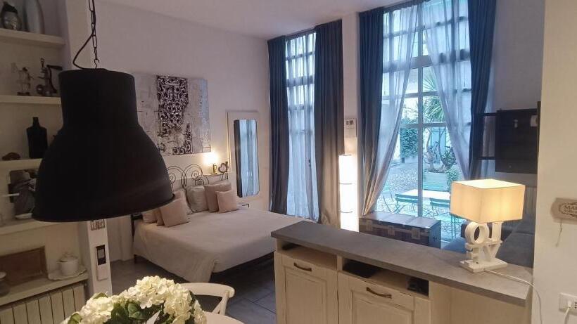 تختخواب و صبحانه Carducci