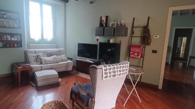 تختخواب و صبحانه Carducci