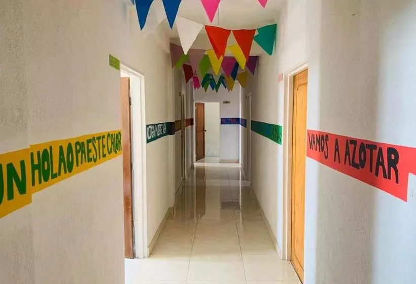 تختخواب و صبحانه Deportel Cali