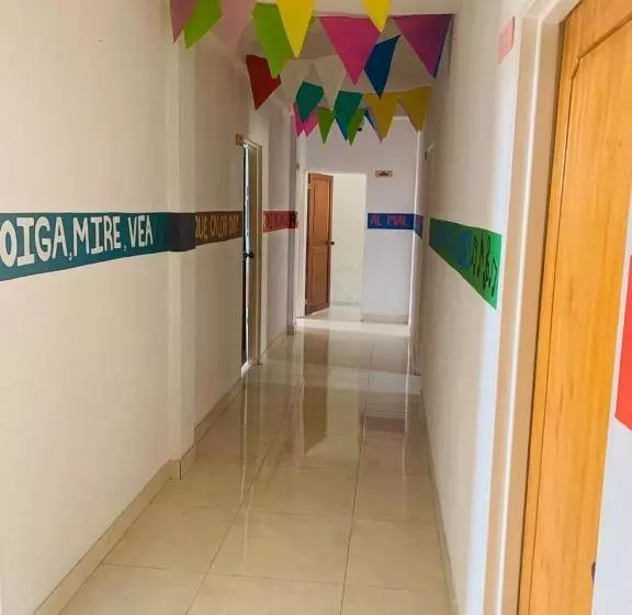 تختخواب و صبحانه Deportel Cali