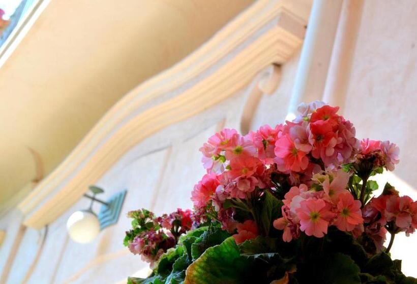 تختخواب و صبحانه Inn Liberty