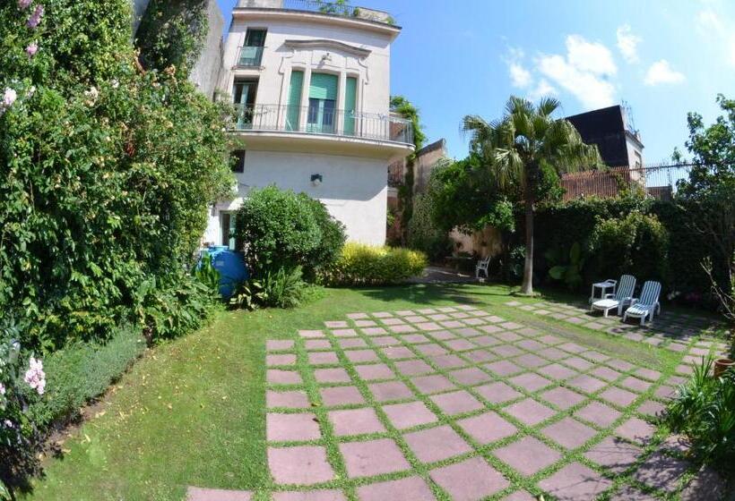 تختخواب و صبحانه Inn Liberty