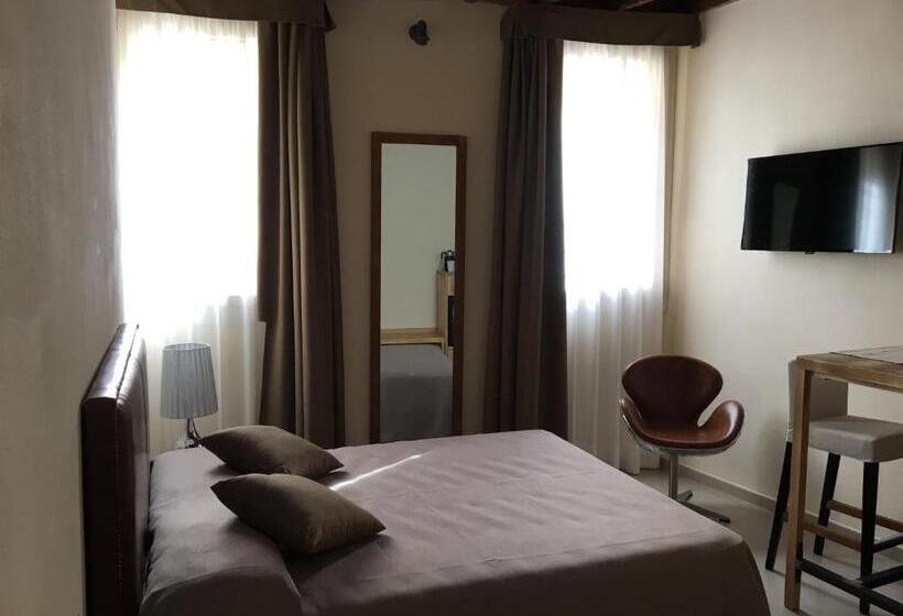 Bed and Breakfast Studio 27