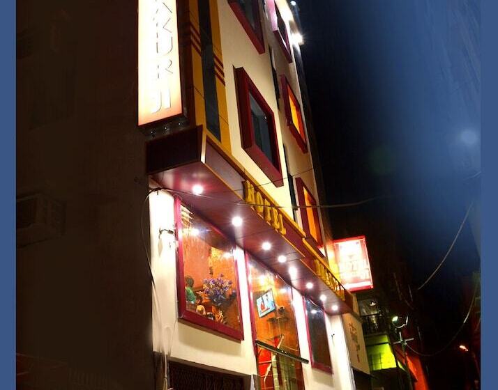 تختخواب و صبحانه Thakur Ji