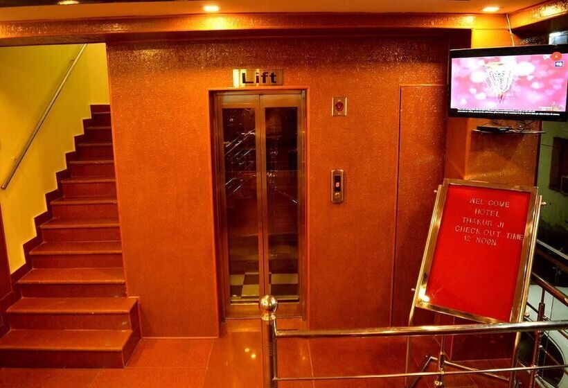 تختخواب و صبحانه Thakur Ji