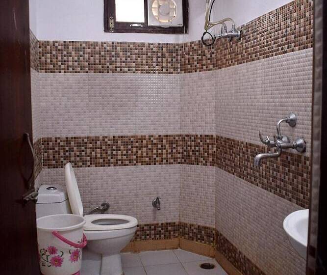 تختخواب و صبحانه Thakur Ji