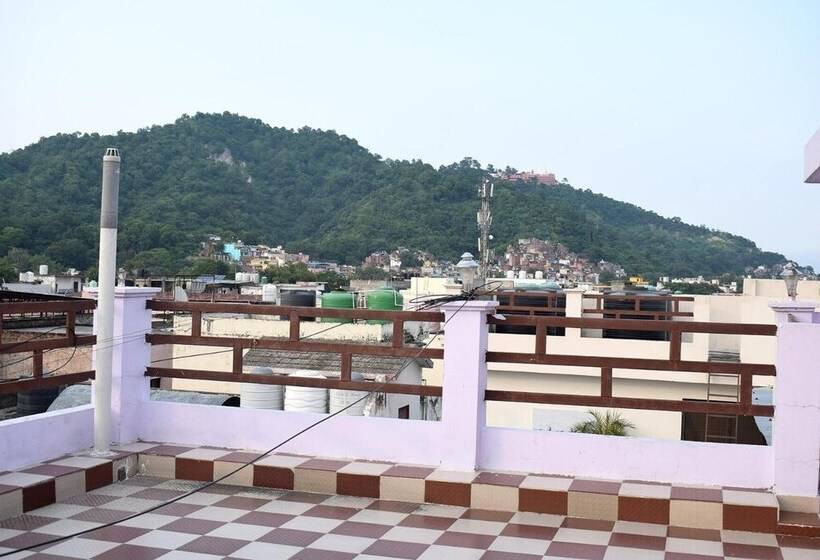 تختخواب و صبحانه Thakur Ji