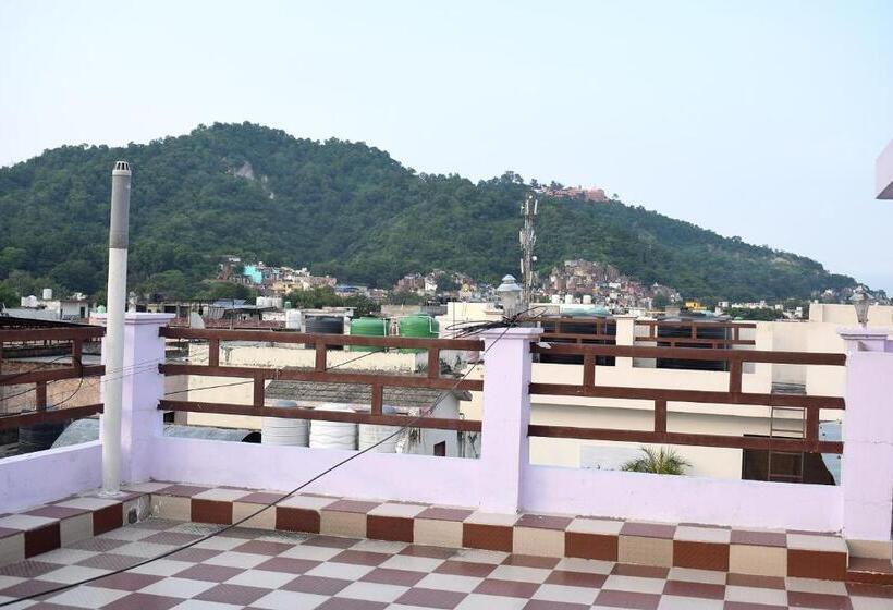 تختخواب و صبحانه Thakur Ji