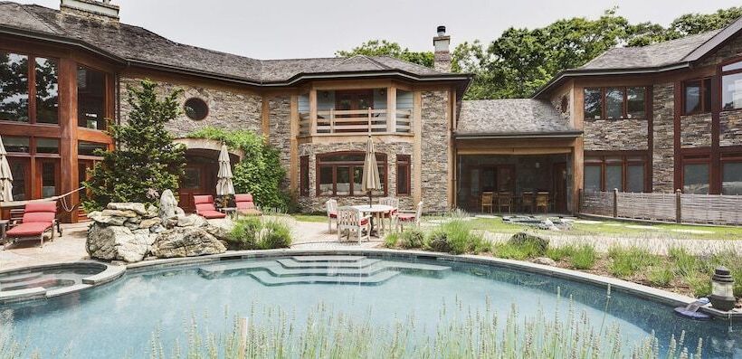 East Hampton Art House Bed And Breakfast