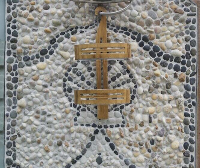 East Hampton Art House Bed And Breakfast