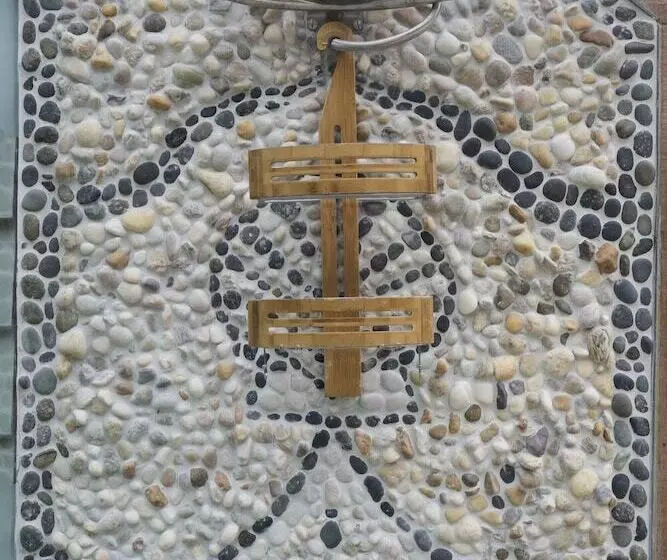 East Hampton Art House Bed And Breakfast