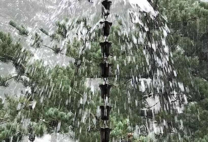 East Hampton Art House Bed And Breakfast