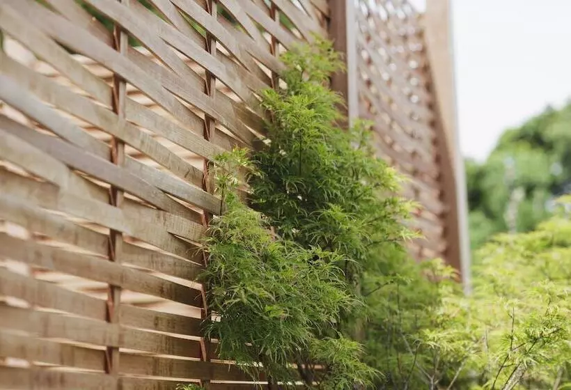 East Hampton Art House Bed And Breakfast