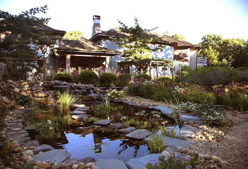 East Hampton Art House Bed And Breakfast