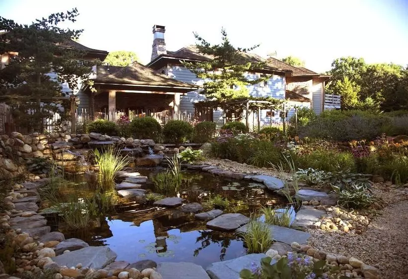 East Hampton Art House Bed And Breakfast