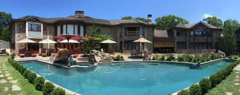 East Hampton Art House Bed And Breakfast