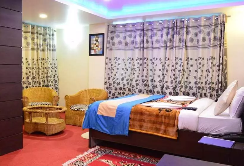 هتل Golden Dolma And Spa Darjeeling