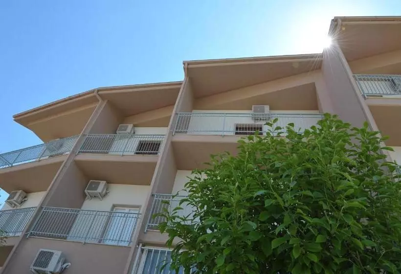 Hotelli Albergo  Il Gattopardo Di Esposito Carmela & C Sas