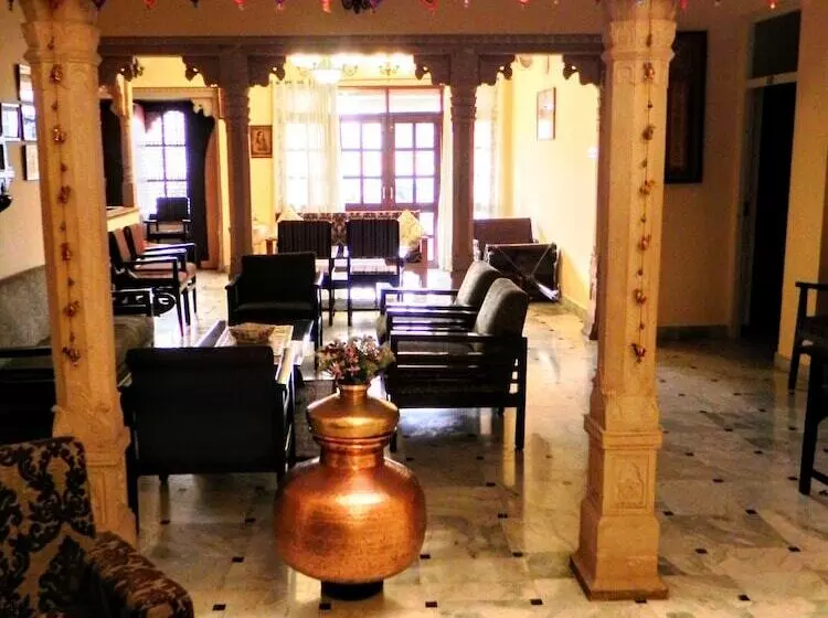 ホテル Kishan Kunj