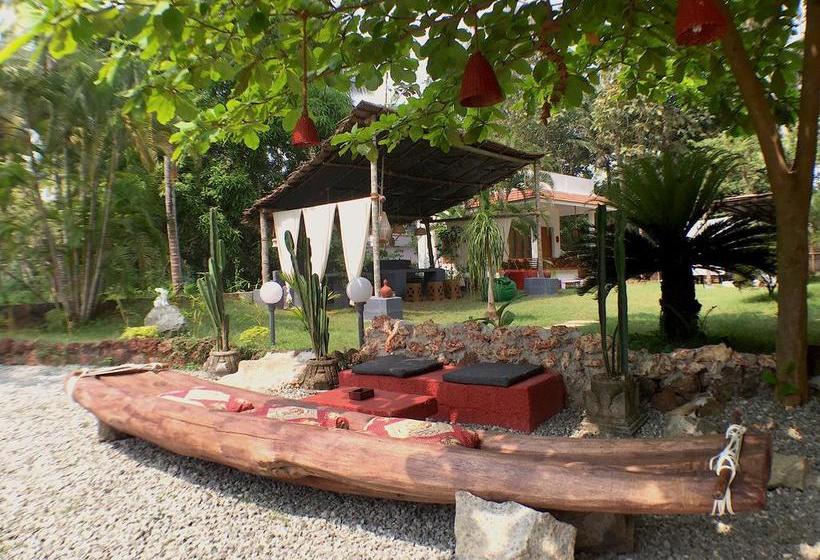 Hotel Mint Inside Garden