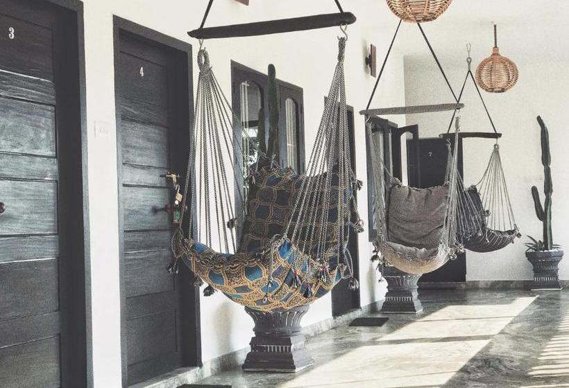 Hotel Mint Inside Garden