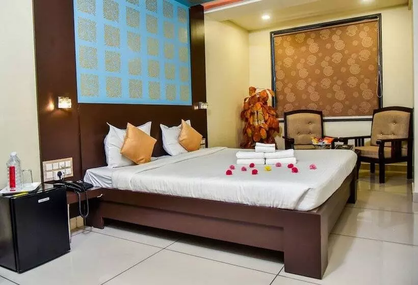 هتل Tulsi Residency