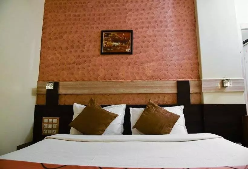 هتل Tulsi Residency