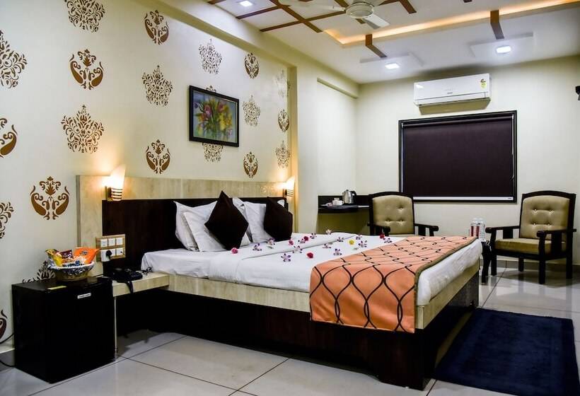 هتل Tulsi Residency