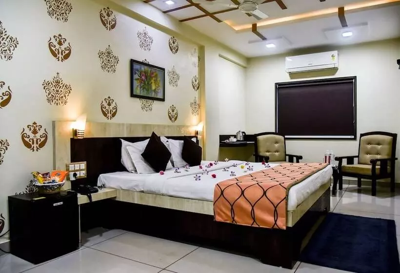 هتل Tulsi Residency