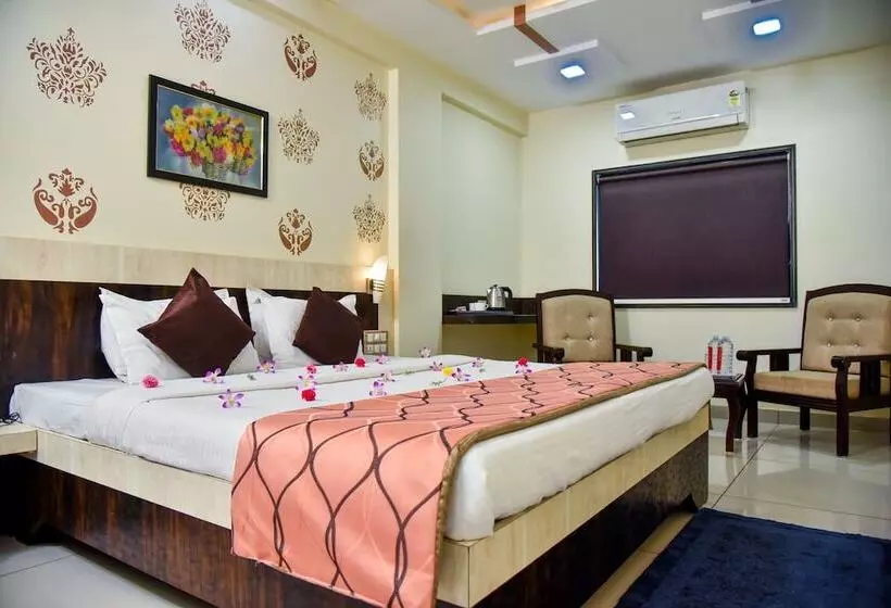 هتل Tulsi Residency