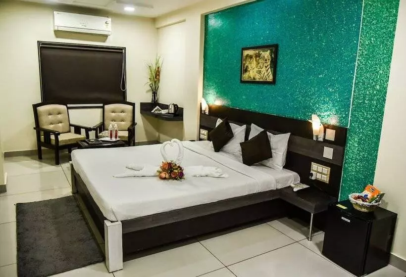 هتل Tulsi Residency