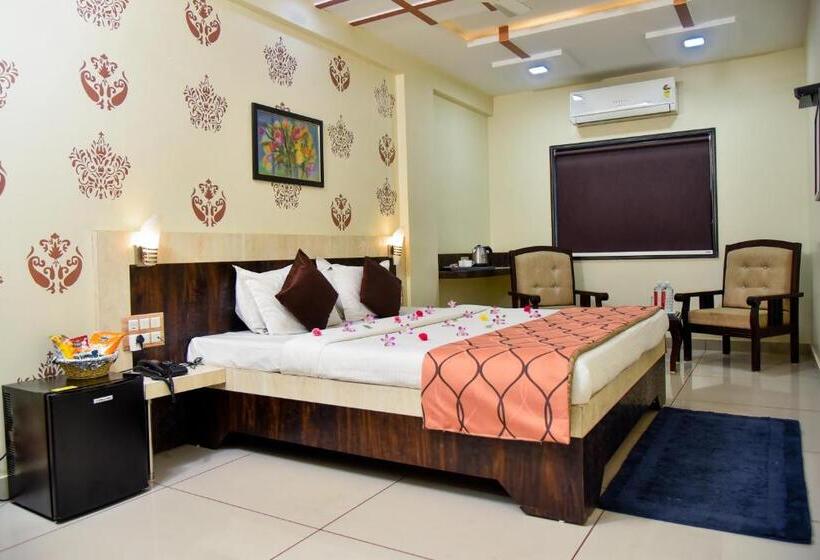 هتل Tulsi Residency