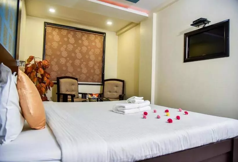 هتل Tulsi Residency