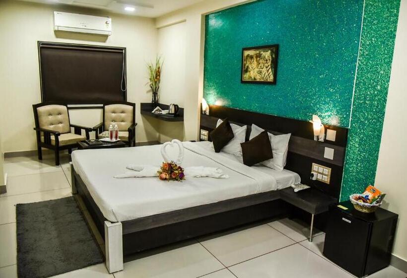 هتل Tulsi Residency