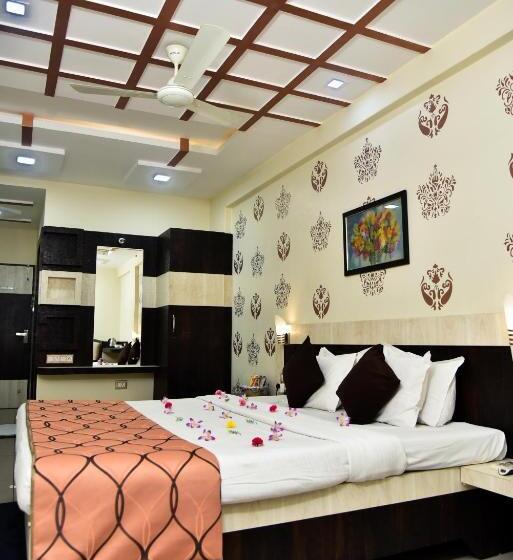 هتل Tulsi Residency