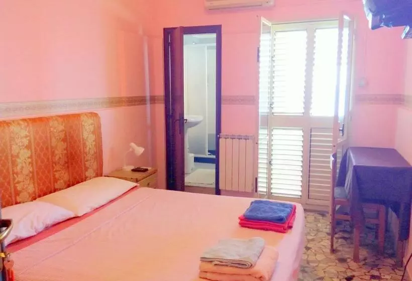 Hotelli Villa Marina