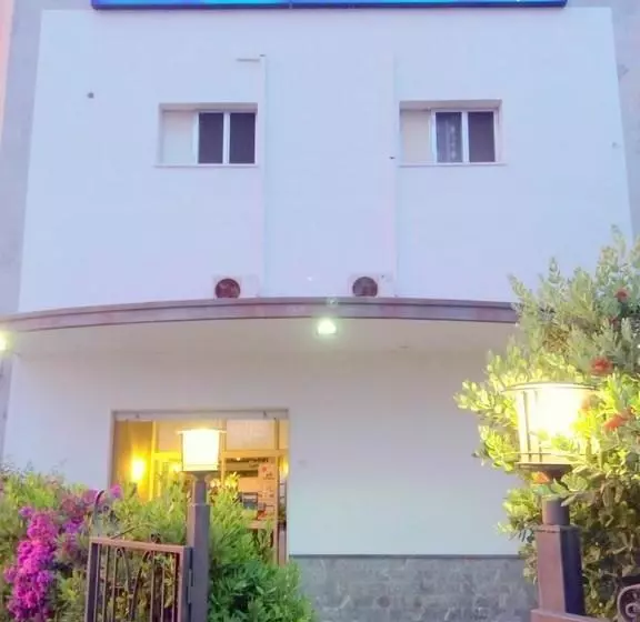 Hotelli Villa Marina