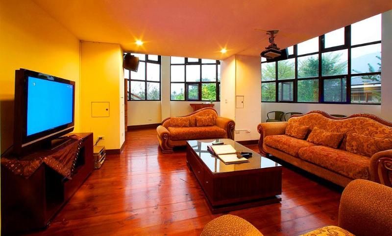 استراحتگاه Flying Villa