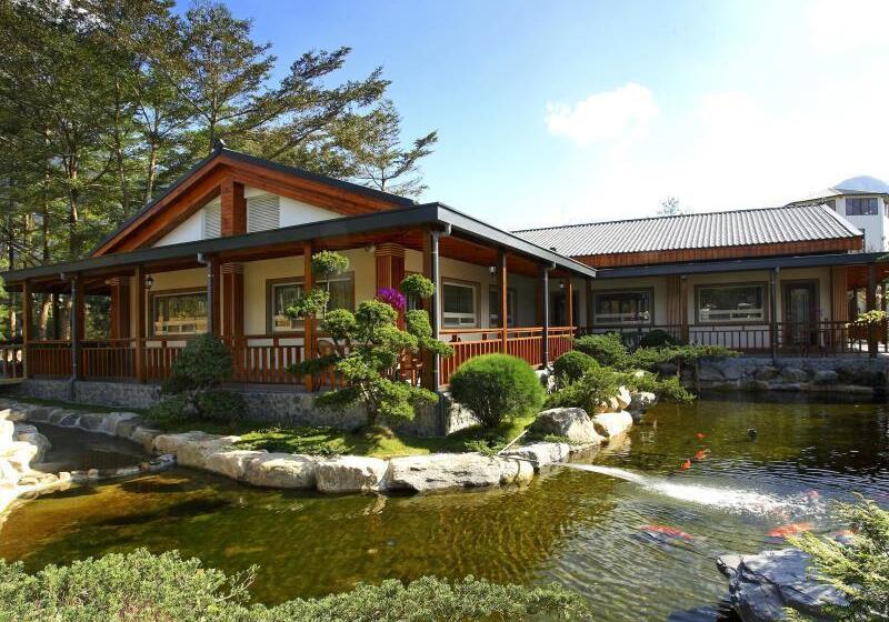 استراحتگاه Flying Villa