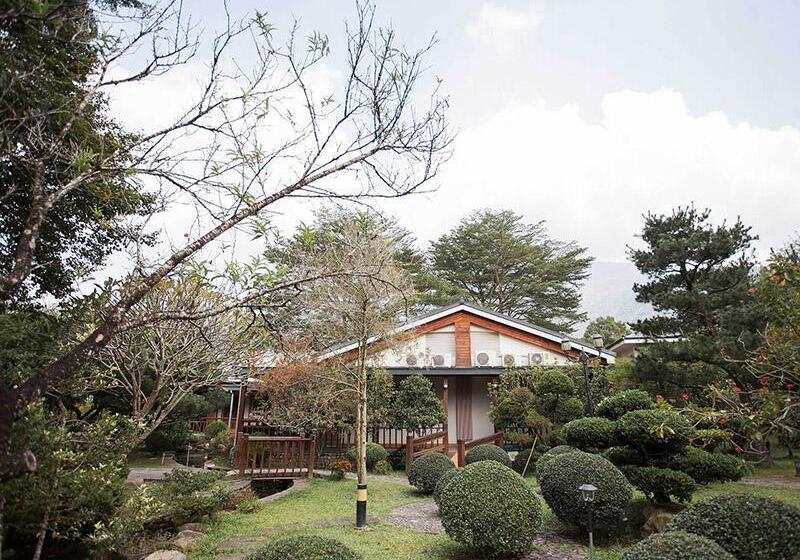 استراحتگاه Flying Villa