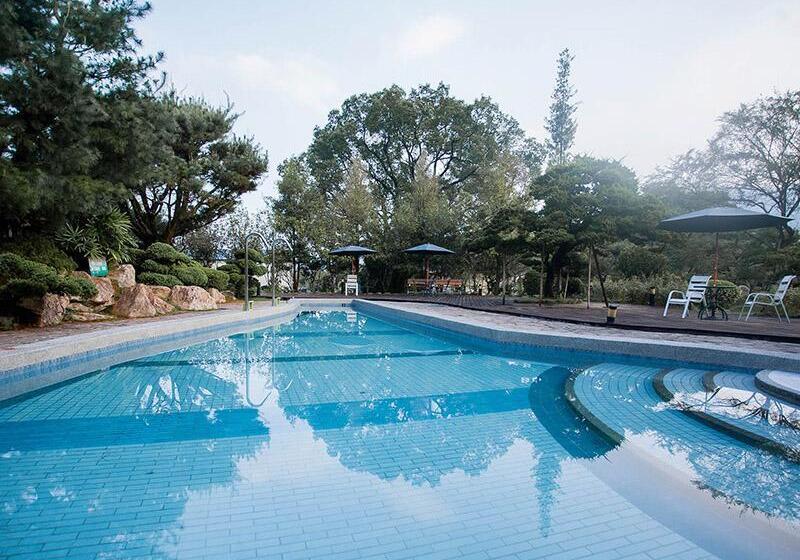 استراحتگاه Flying Villa