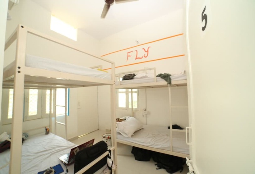 Roadhouse Hostel Varanasi