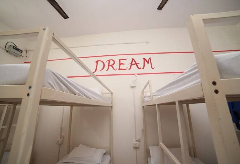 Roadhouse Hostel Varanasi