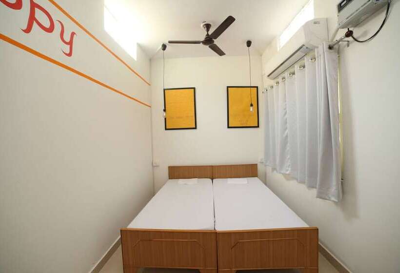 Roadhouse Hostel Varanasi