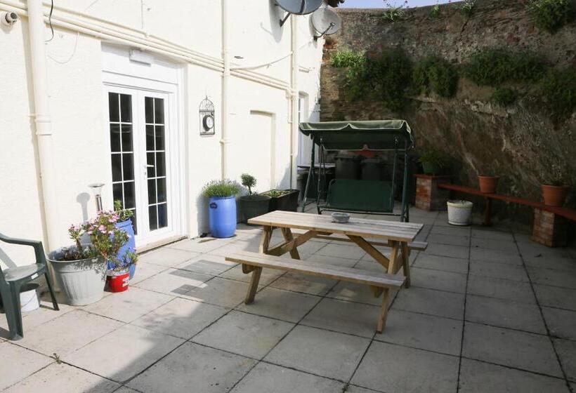 Sandpiper Inn B&b And Pub