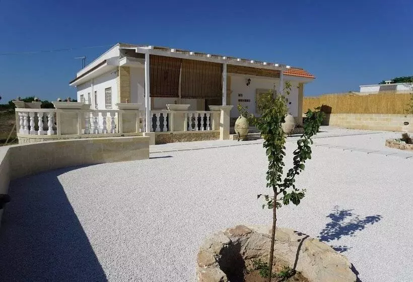 Le Anfore Del Salento Bed And Breakfast
